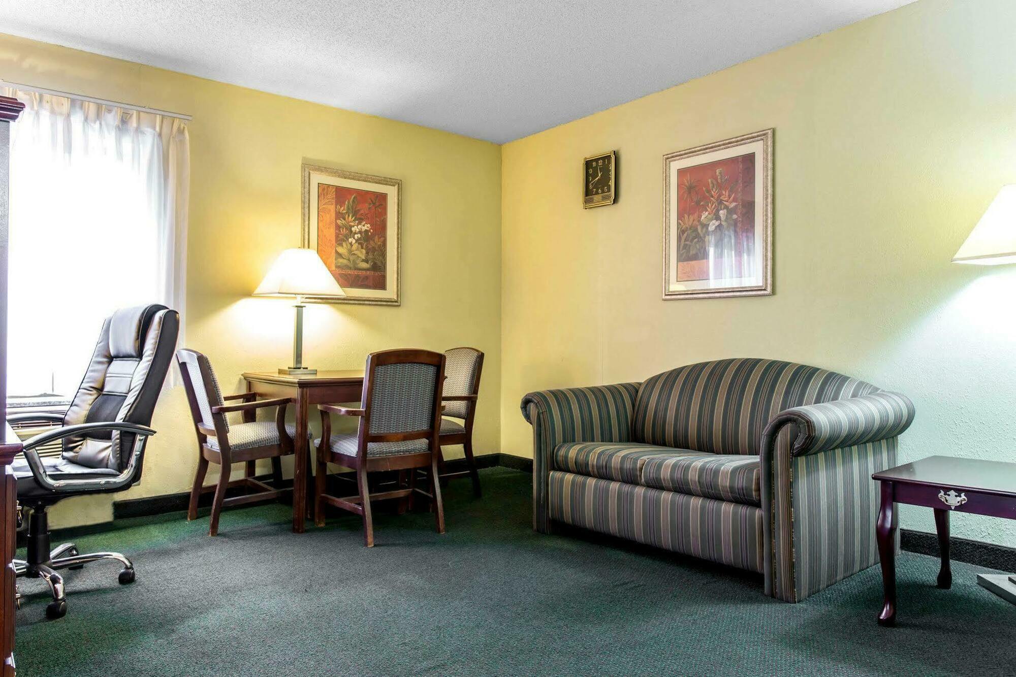 كورنيليوس Lake Norman Inn And Suites المظهر الخارجي الصورة